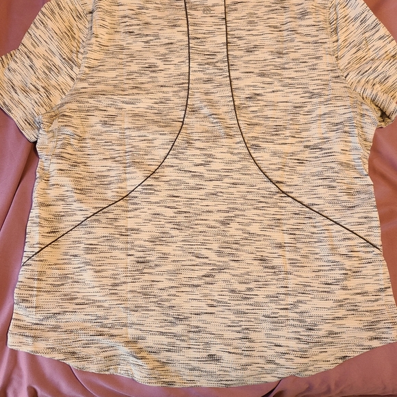 Lululemon gi the distance short sleeve shirt, heathered - Picture 3 of 5